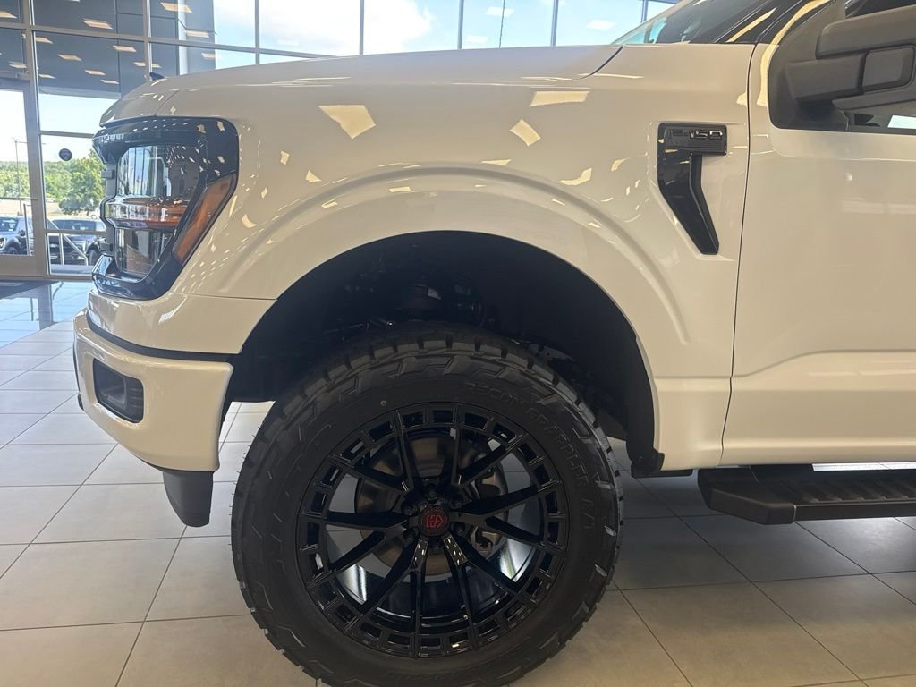 New 2026 Oxford White Ford XLT image 7