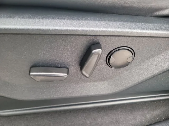 Used 2025 Silver Ford XLT image 20