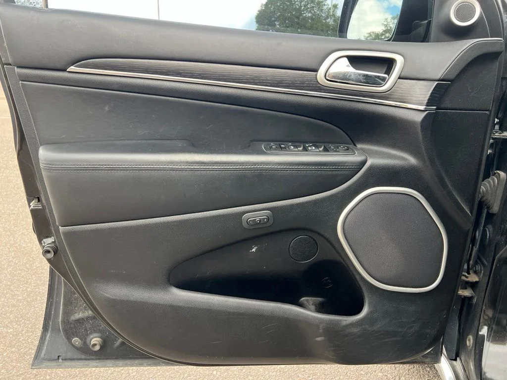 Used 2014 Black Jeep Summit image 12