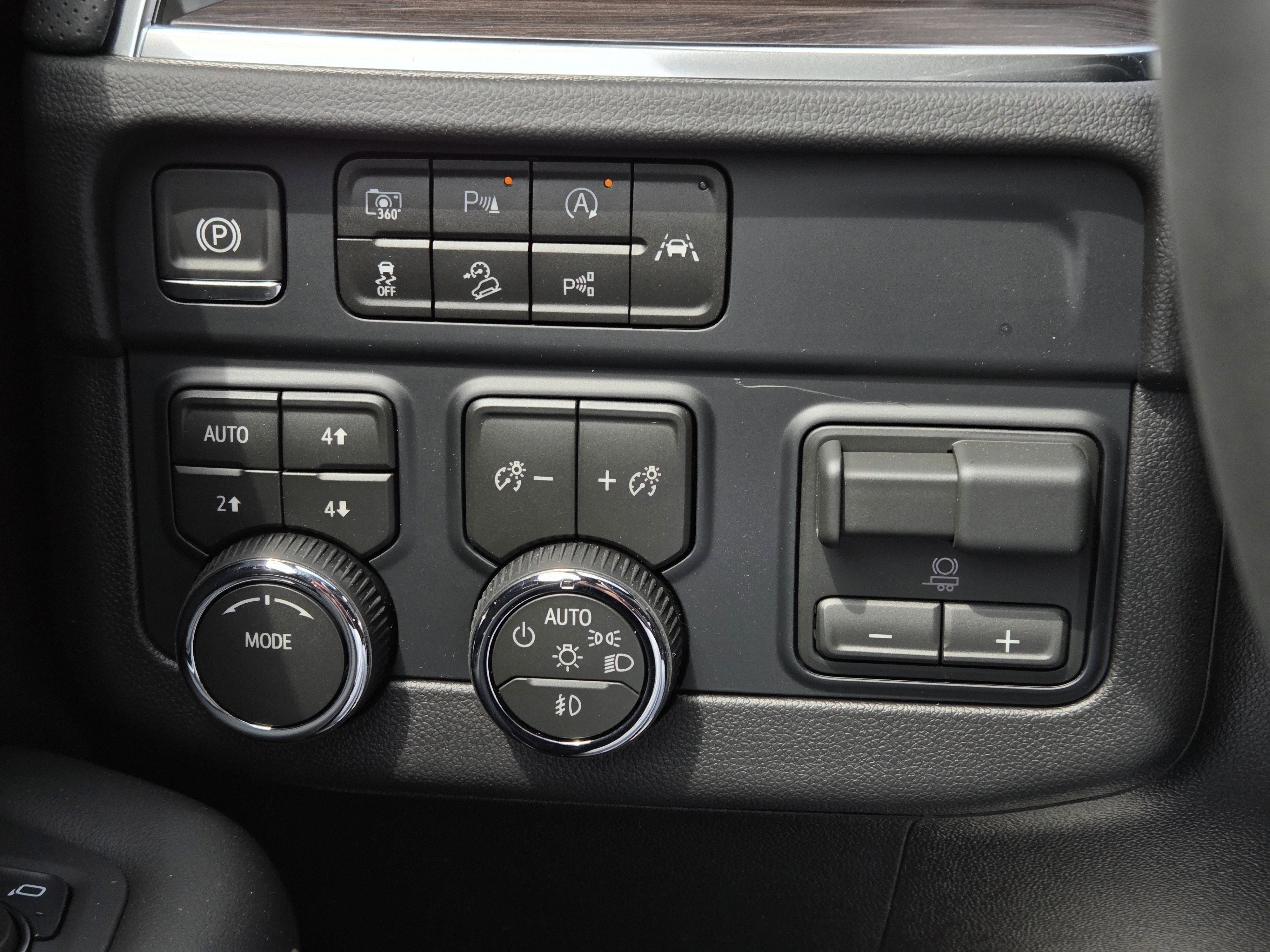 New 2026 Polar White Tricoat Chevrolet Premier image 14