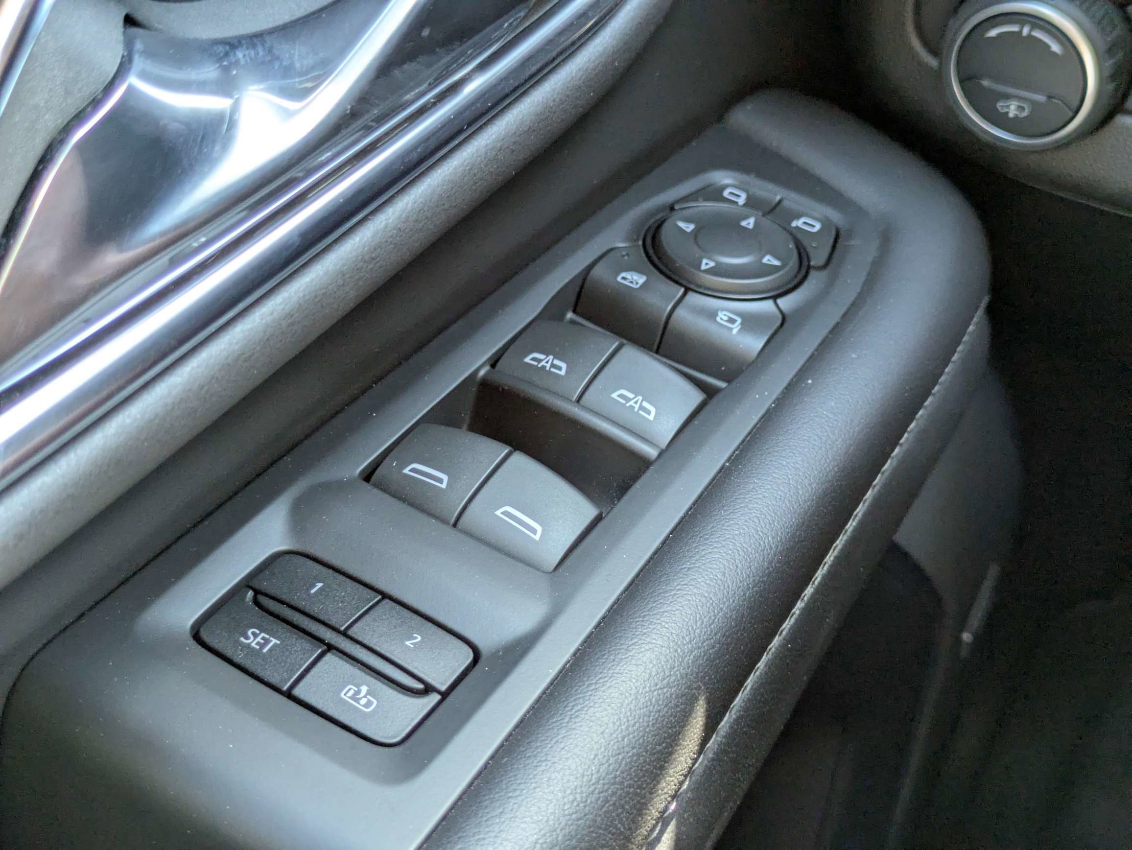 Used 2021 Summit White Chevrolet Z71 image 26
