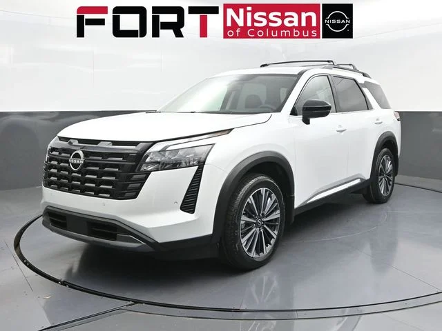 2026 Nissan Pathfinder Platinum 2WD's photo