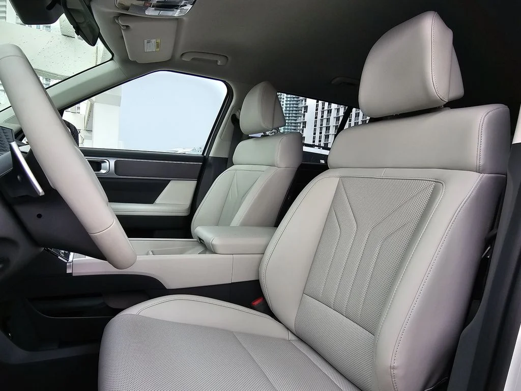 New 2027 White Hyundai SEL image 14