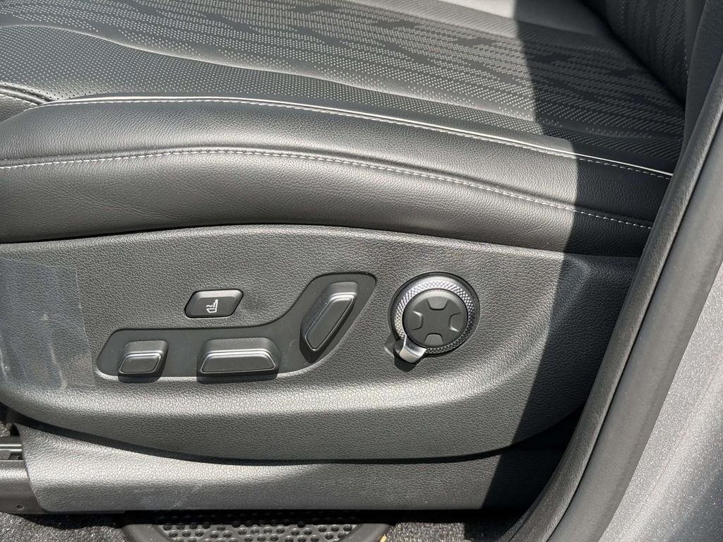 2024 GENESIS GV80 Standard - Photo 16