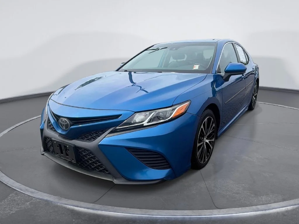 Used 2019 Blue Toyota SE image 3