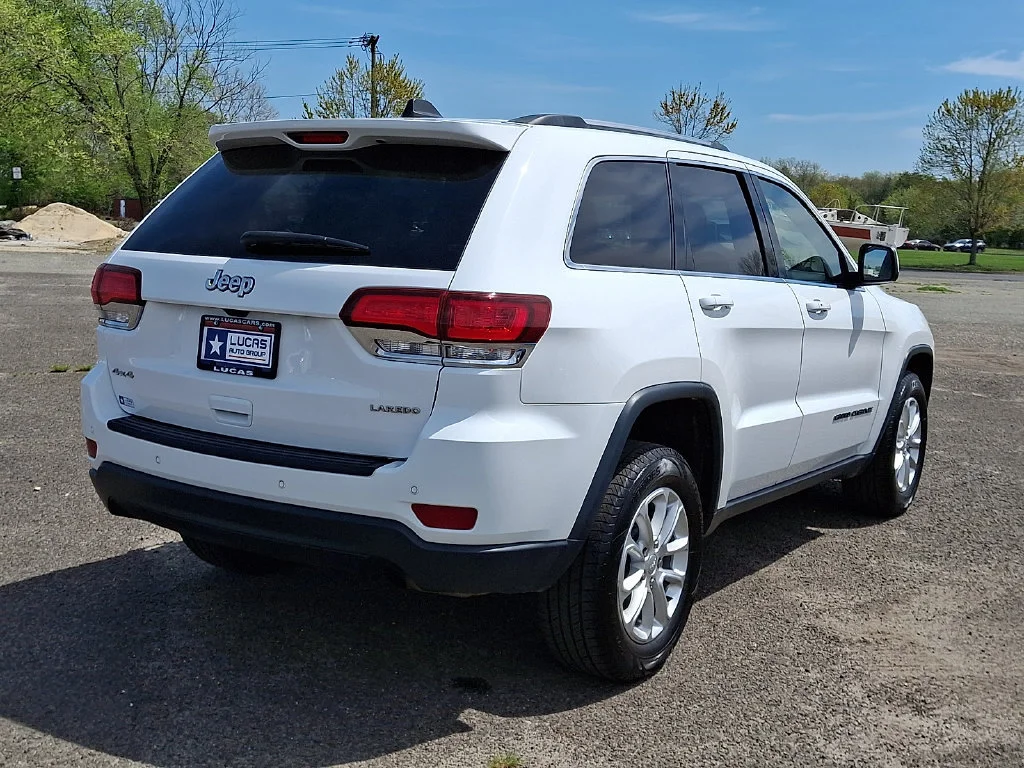 Used 2021 Bright White Clearcoat Jeep Laredo E image 11