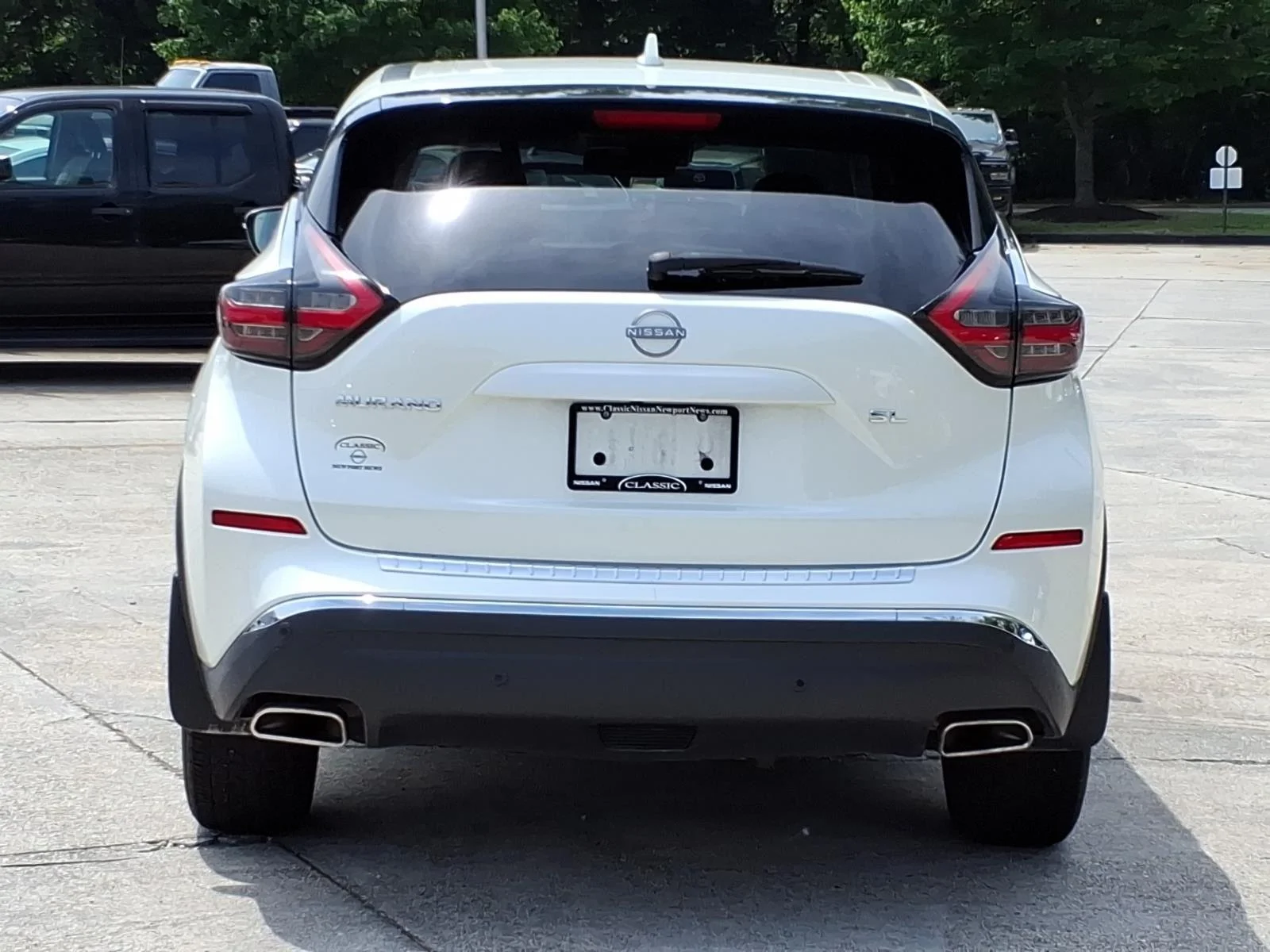 Used 2023 Pearl White Tricoat Nissan SL image 8