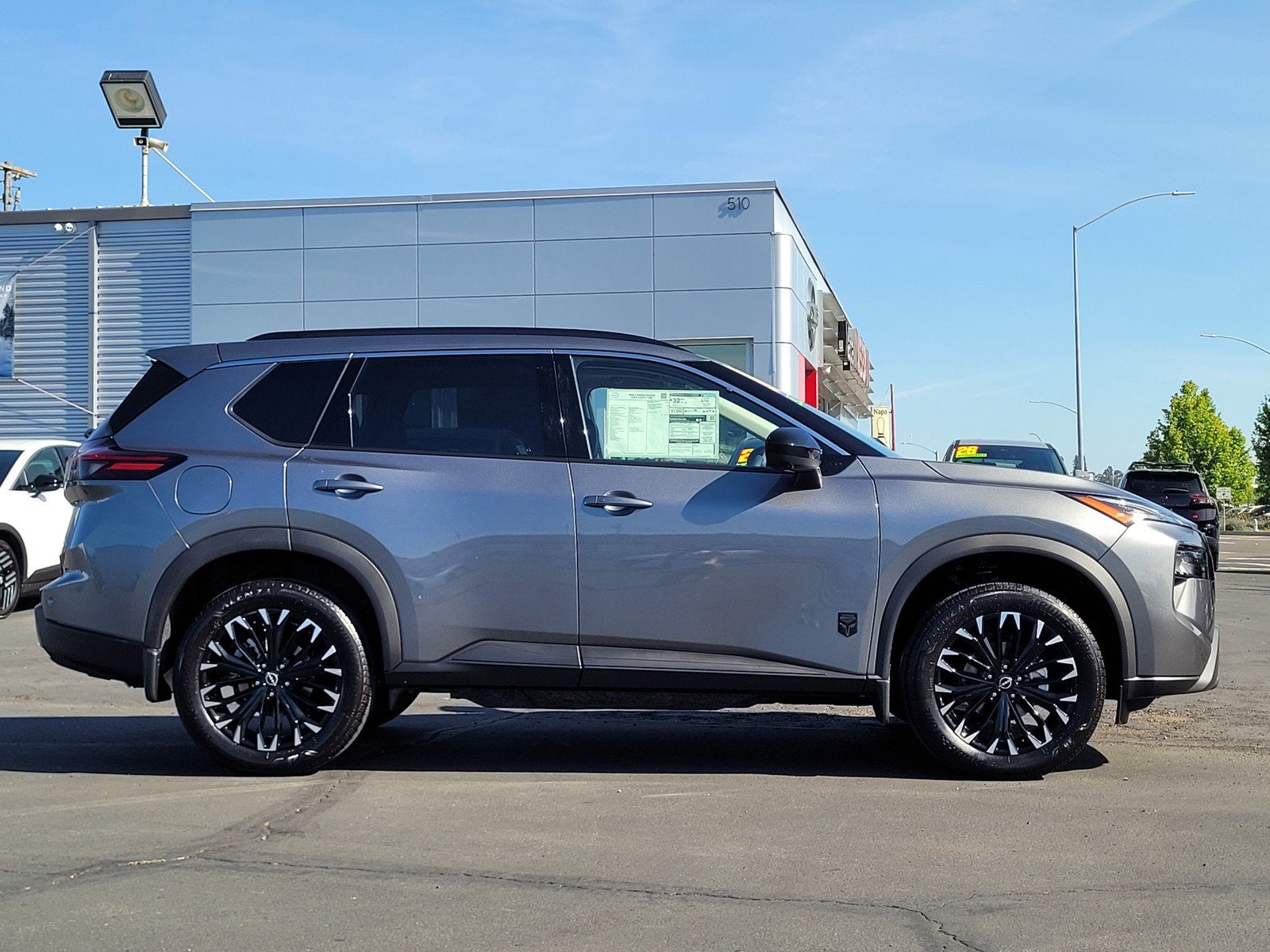 2026 Nissan Rogue Dark Armor - Photo 4