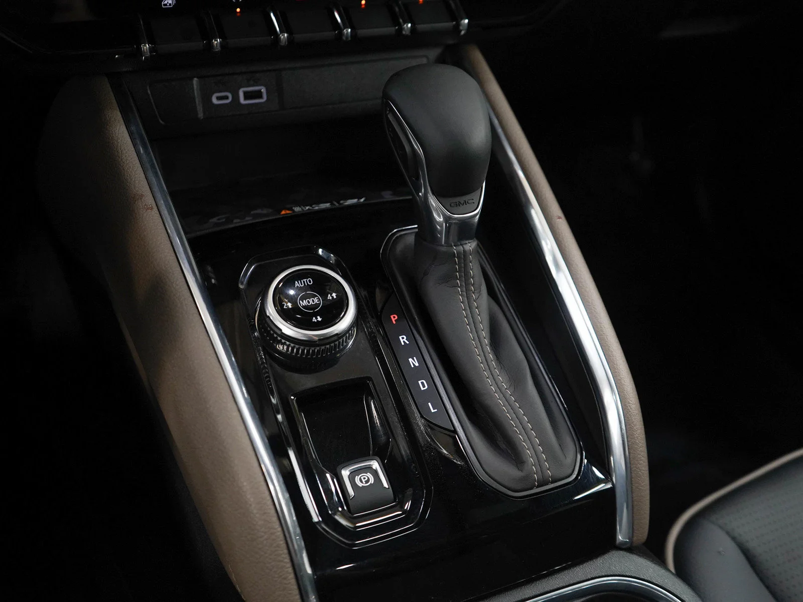 Used 2024 Onyx Black GMC Denali image 21