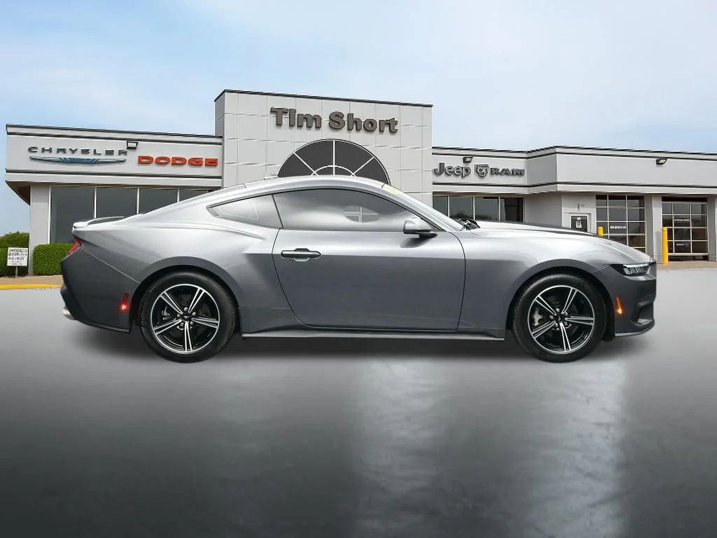 Used 2025 Gray Ford EcoBoost Premium image 6