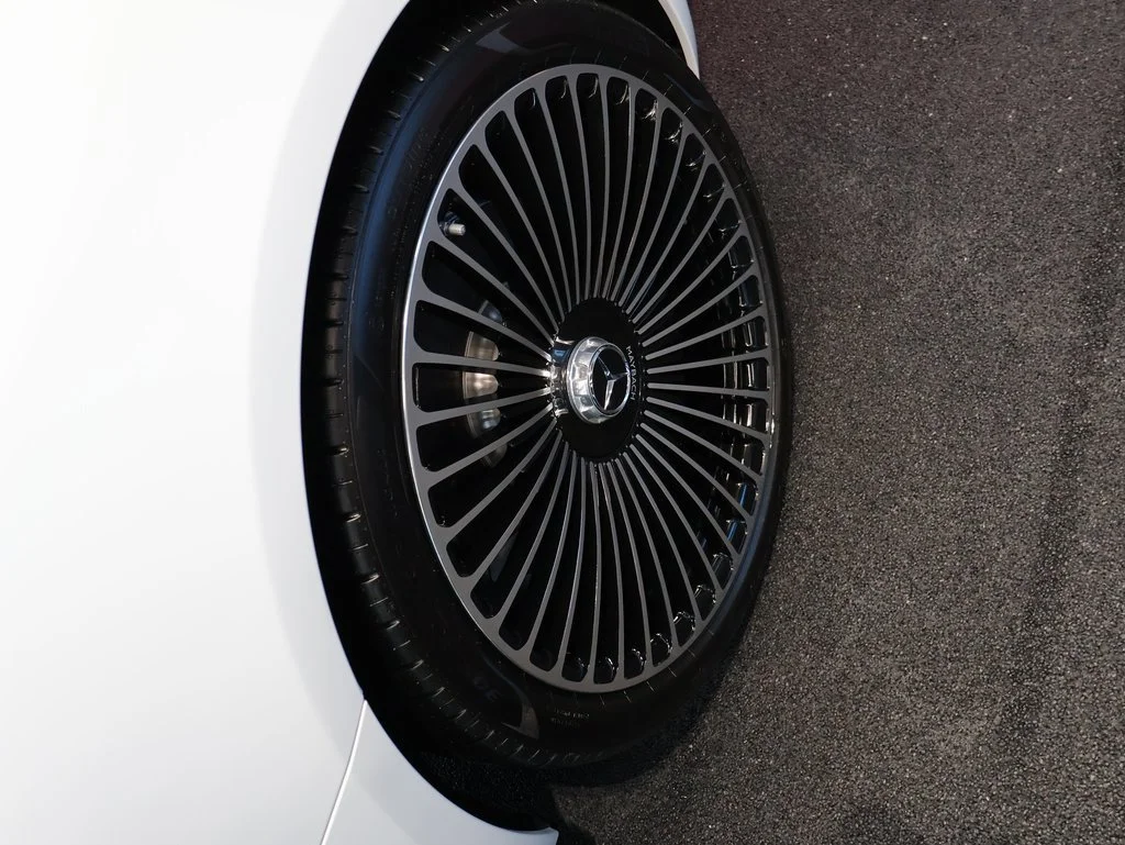 New 2026 MANUFAKTUR moonlight white magno (White Ambiance) Mercedes-Benz Maybach SL 680 image 99