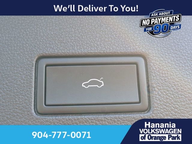 Used 2023 Gray Volkswagen 3.6L V6 SE w/Technology image 12