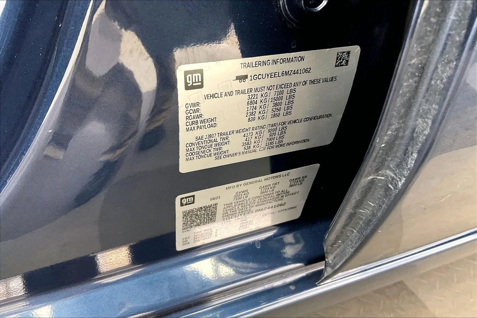 Used 2021 Northsky Blue Metallic Chevrolet RST image 34