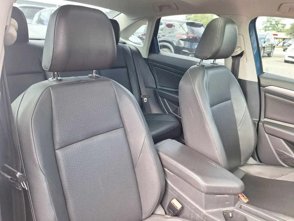Used 2019  Volkswagen  image 23