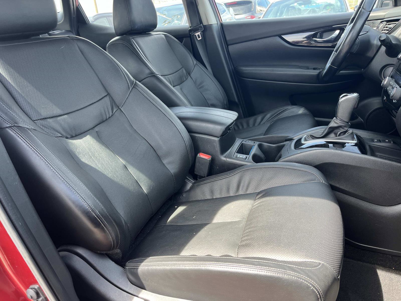 Used 2021 Scarlet Ember Tintcoat Nissan SL image 24