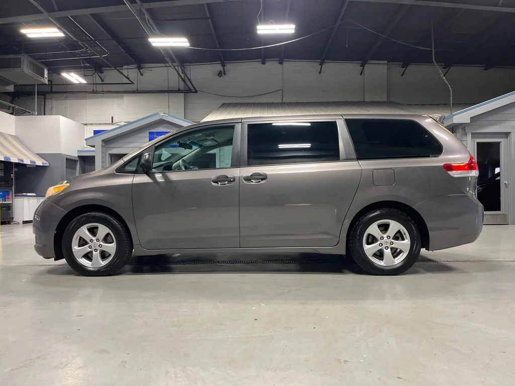 Used 2012 Predawn Gray Mica Toyota Base image 4