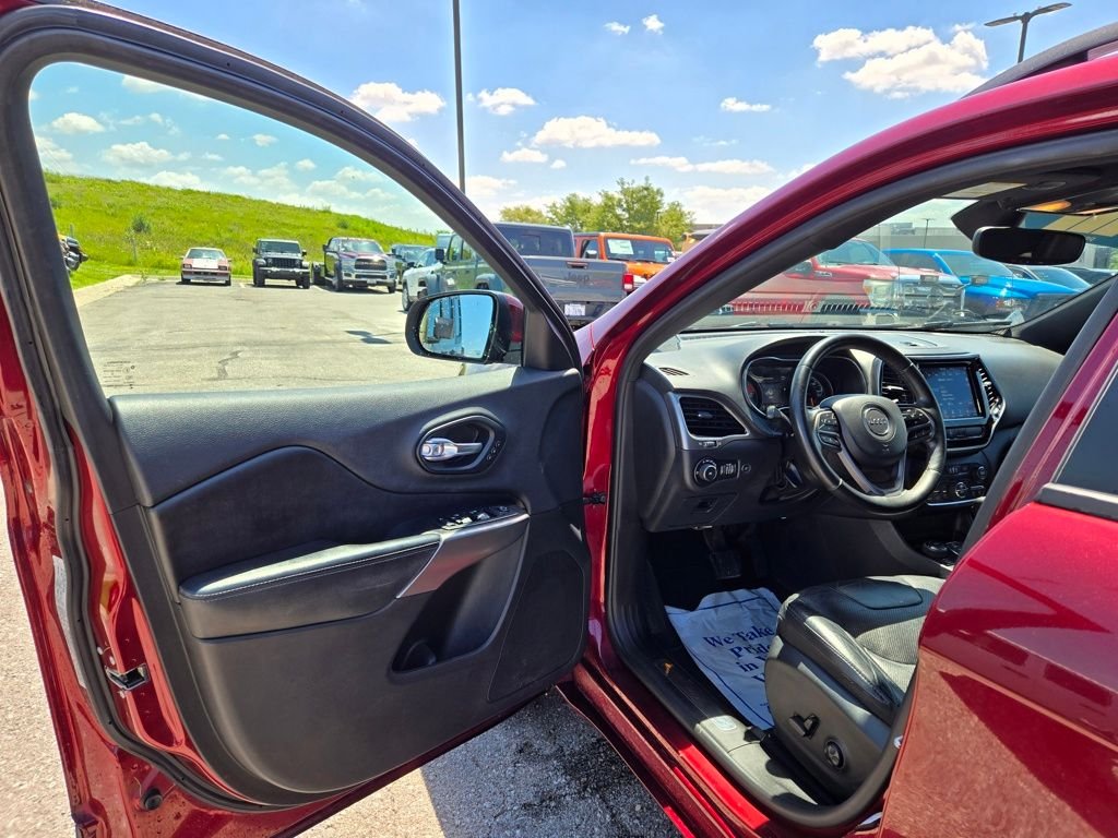 Used 2019 Red Jeep Limited image 14