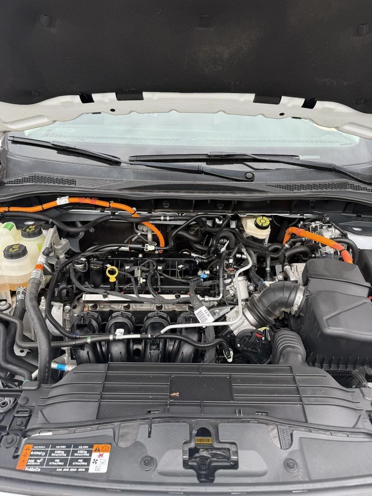 Certified Used 2022 Oxford White Ford SE Hybrid image 18