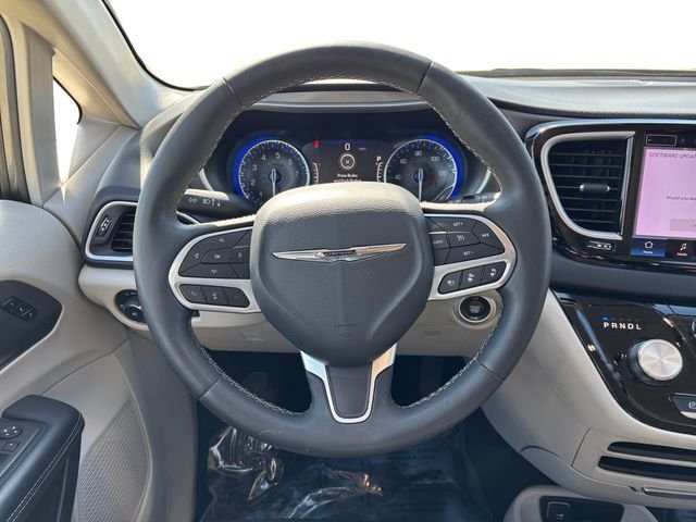 Used 2023 Gray Chrysler Touring L image 13