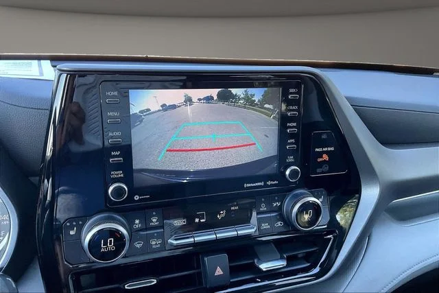 Used 2022 Black Toyota XLE image 19