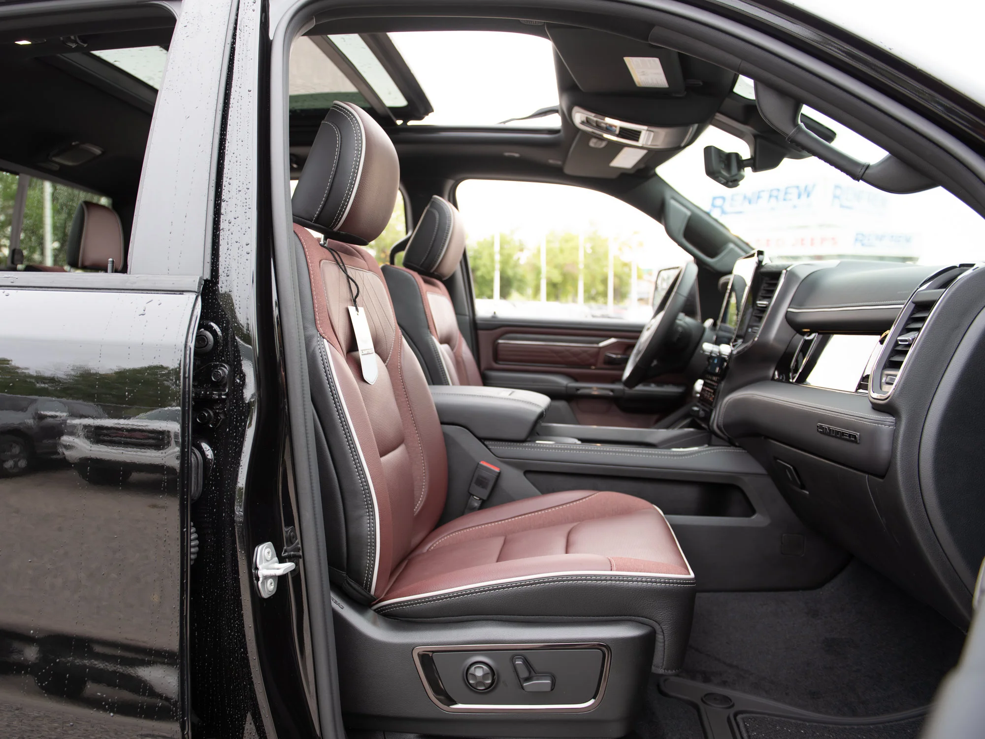 New 2026 Black RAM Limited Night* Crew Cab 4x4, 540 Horsepower, Massage Seats, Head-Up Display image 34