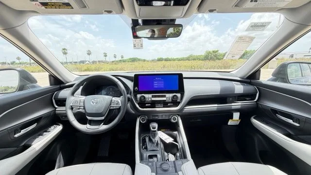 New 2026 Midnight Black Metallic Toyota XLE image 9