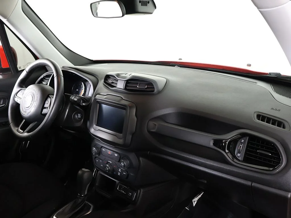 Used 2020 Red Jeep Latitude image 22