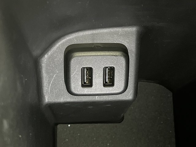 Used 2024 White Frost Tricoat GMC Denali image 28