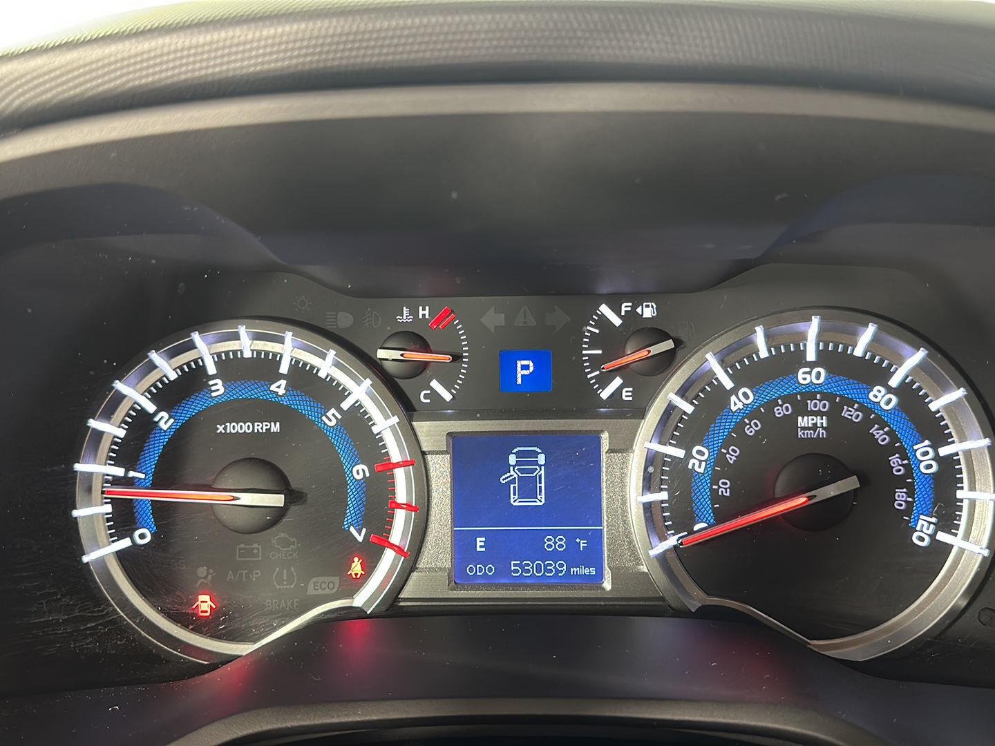 Used 2018 Magnetic Gray Metallic Toyota SR5 image 12