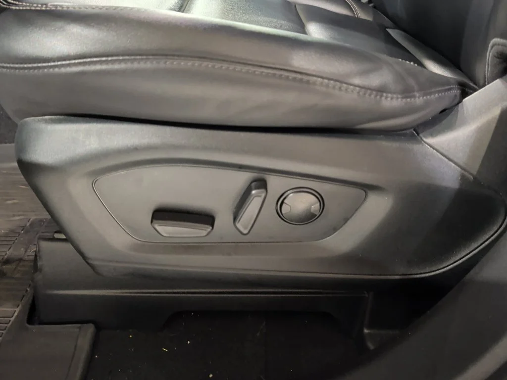 Certified Used 2023 Gray Metallic Ford XLT image 15