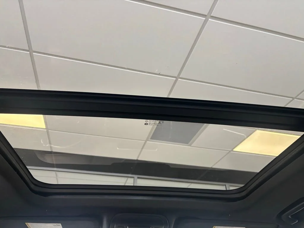 2022 GMC Yukon AT4 - Photo 7