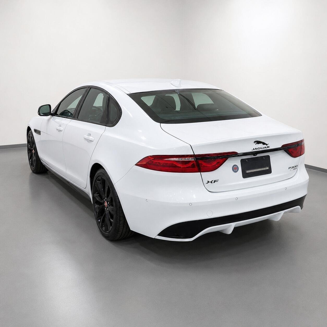 Used 2021 Yulong White Metallic Jaguar R-Dynamic SE image 3