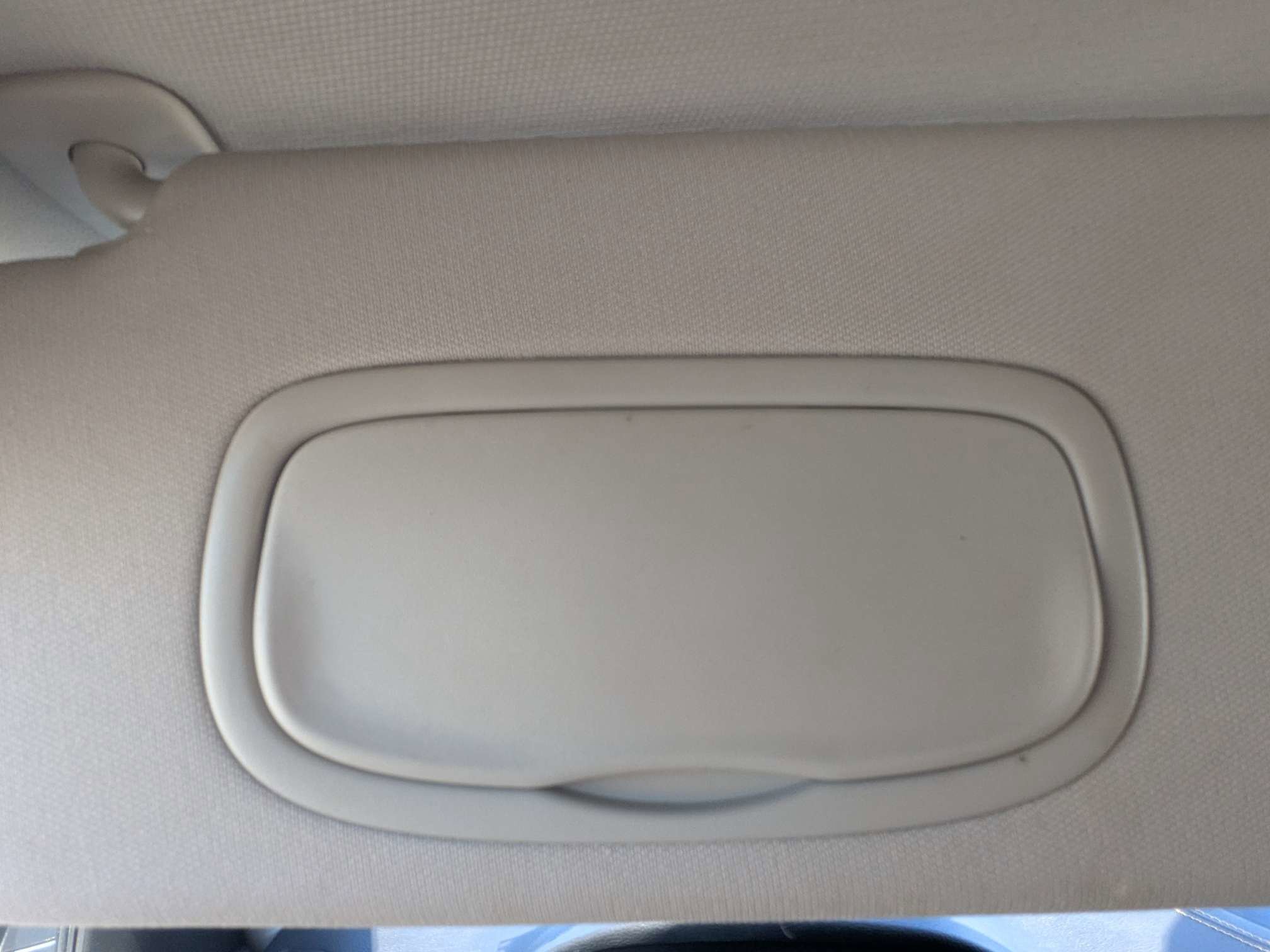 Used 2018 Light Brownstone Pearlcoat Jeep Latitude Plus image 31