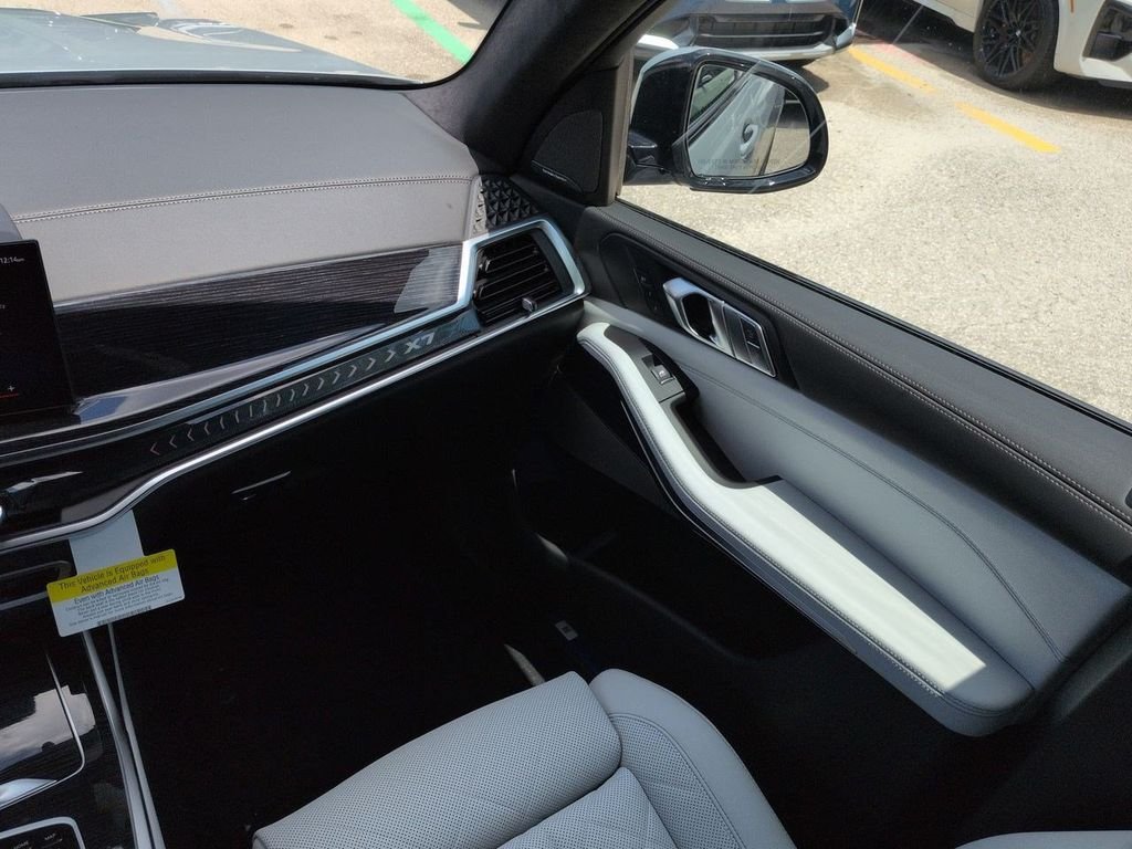 New 2027 Gray Metallic BMW xDrive40i image 17
