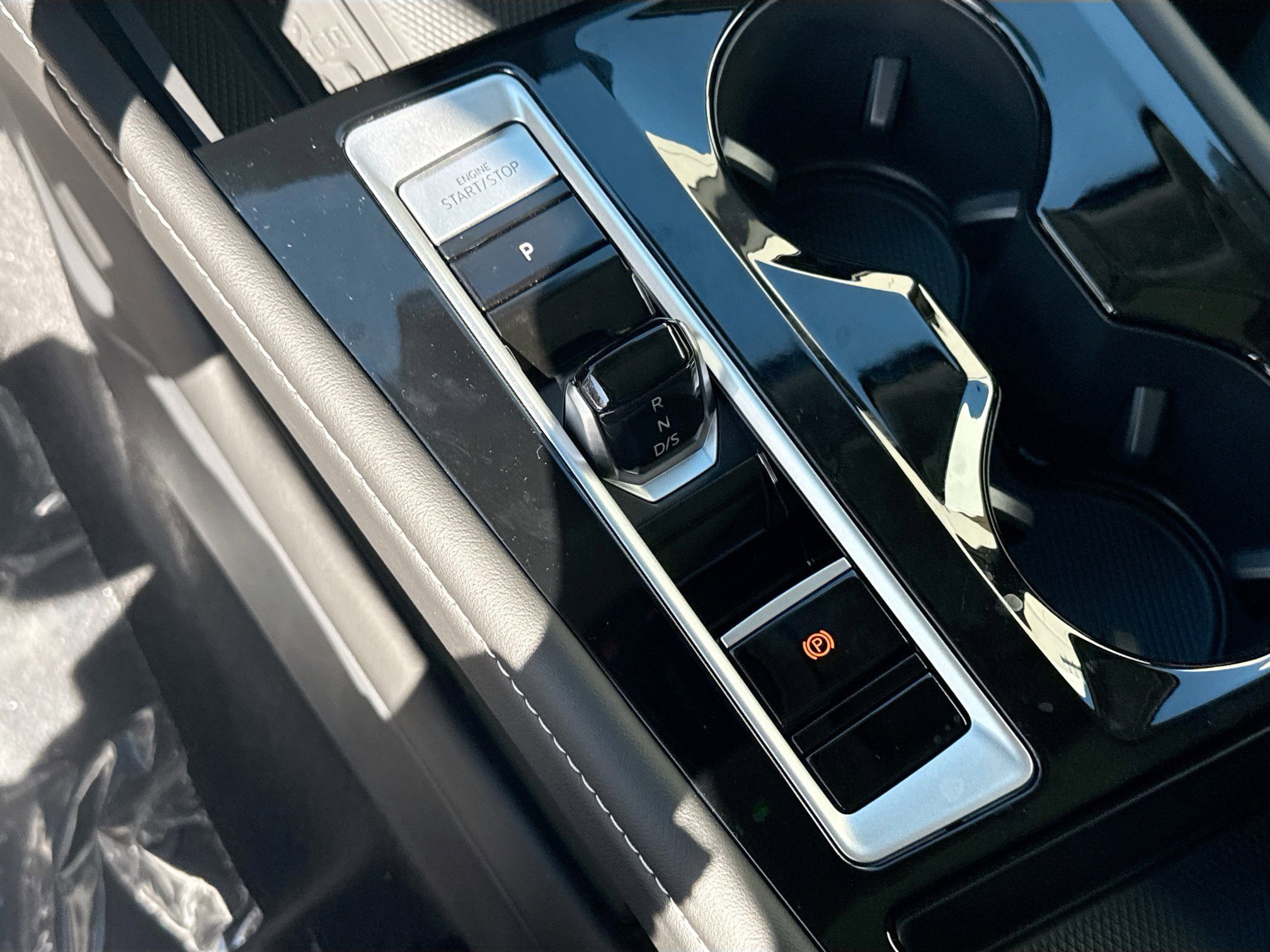 2026 Volkswagen Atlas SE w/Tech - Photo 15