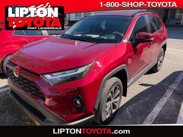 Used 2025 Pearl Toyota XLE Premium image 1