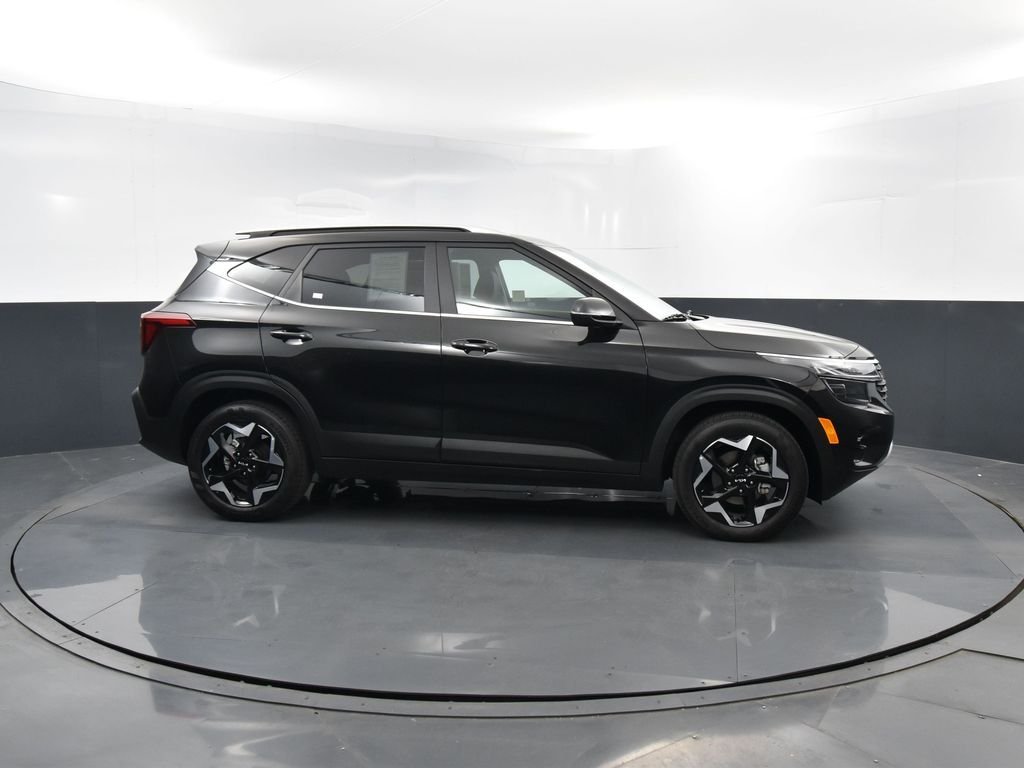 Certified Used 2025 Fusion Black Kia EX image 4