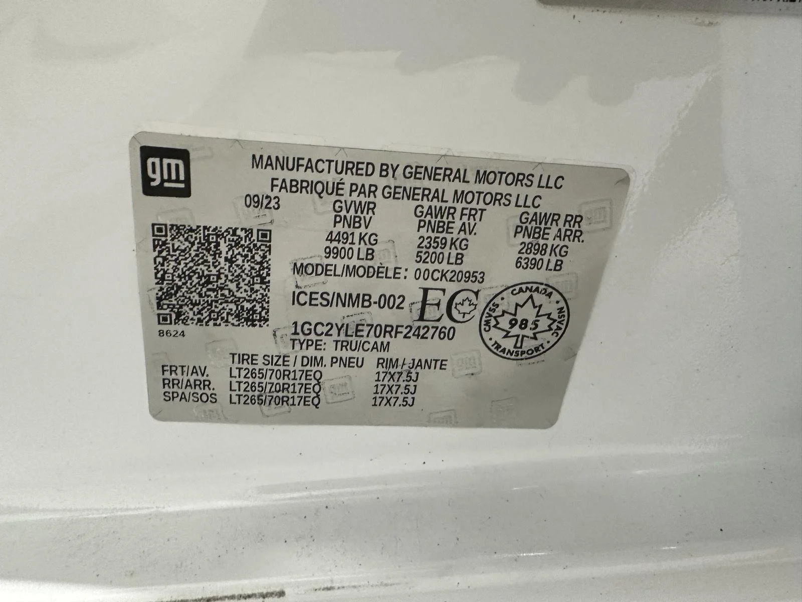 Used 2024 Summit White Chevrolet WT image 26