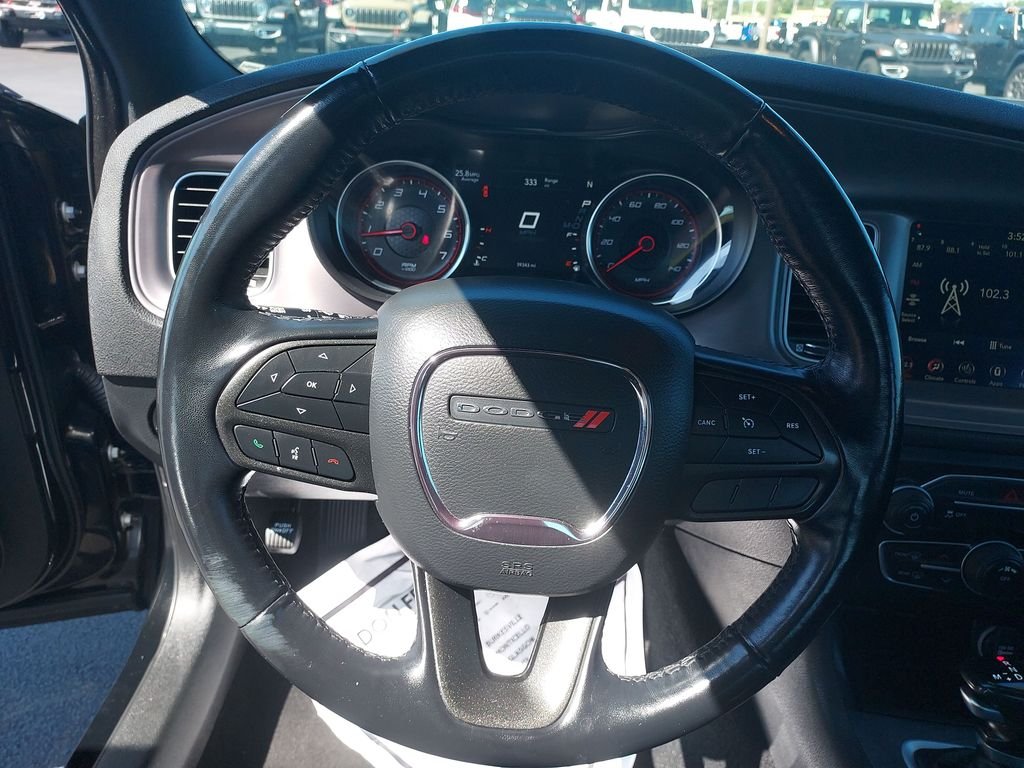 Used 2023 Black Dodge SXT image 17