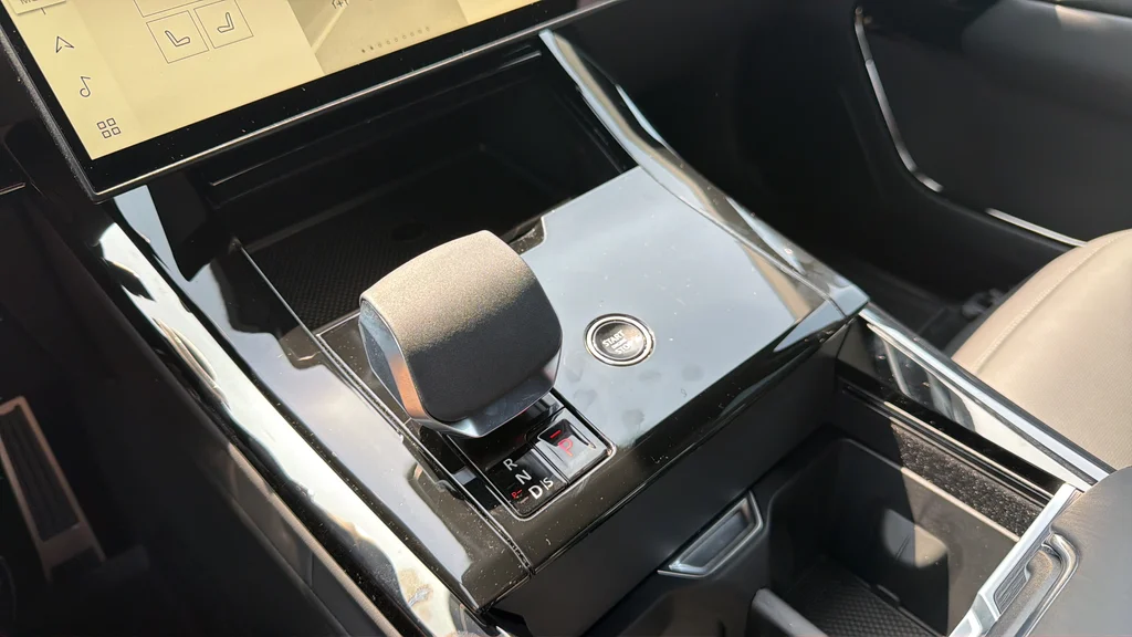 New 2026 Gray Land Rover Dynamic SE image 18