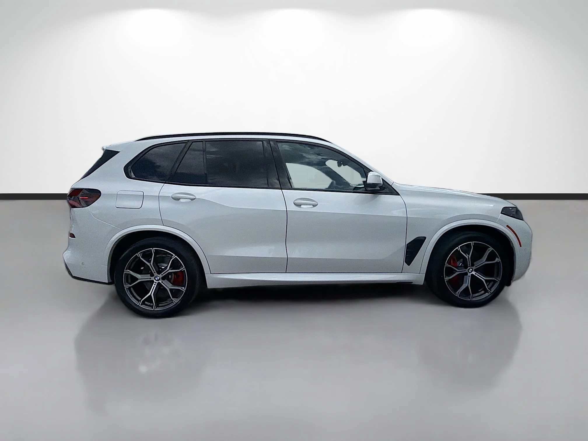New 2026 Mineral White Metallic BMW xDrive50e image 2