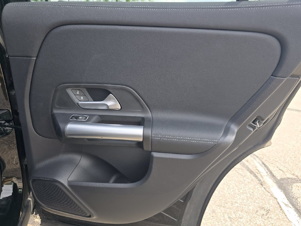 Used 2023  Mercedes-Benz GLA 250 image 22