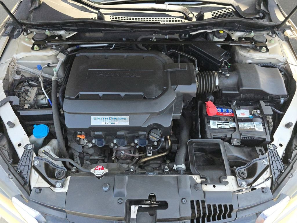 Used 2015  Honda EX-L image 32
