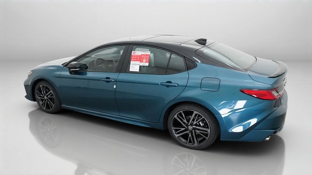 New 2026 Ocean Gem with Midnight Black Metallic roof Toyota XSE image 41