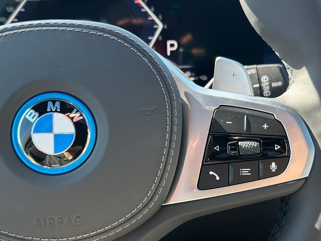 New 2026 Dravit Grey Metallic BMW xDrive50e image 20