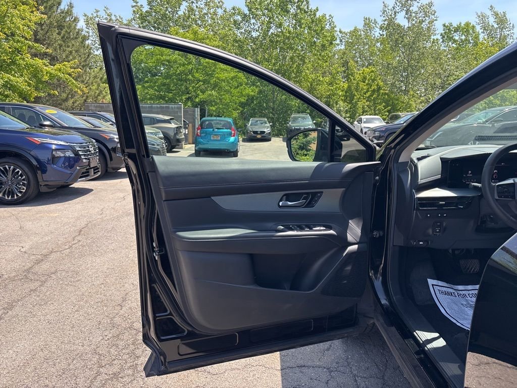 Used 2025 Black Nissan SL image 16