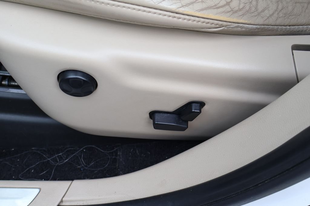 Used 2017 White Jeep Limited image 14