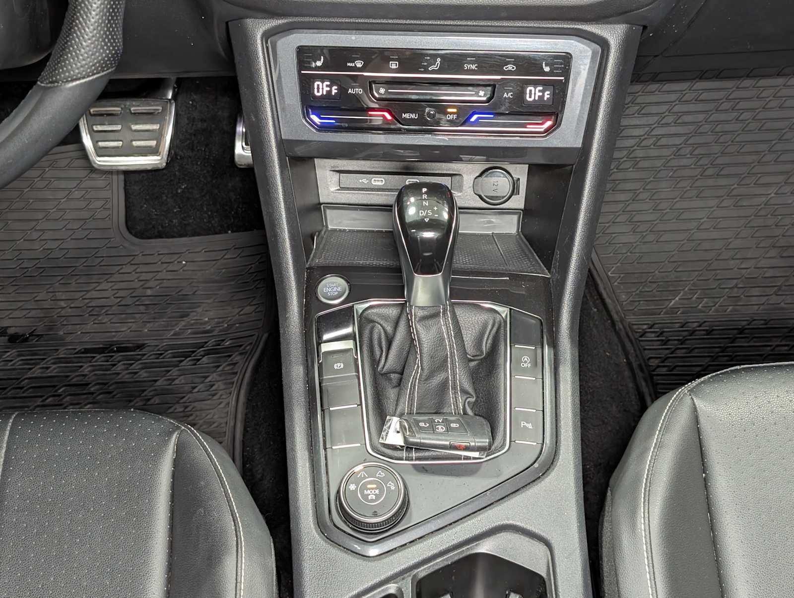 Used 2022 Oryx White Pearl Volkswagen SE R-Line Black image 20