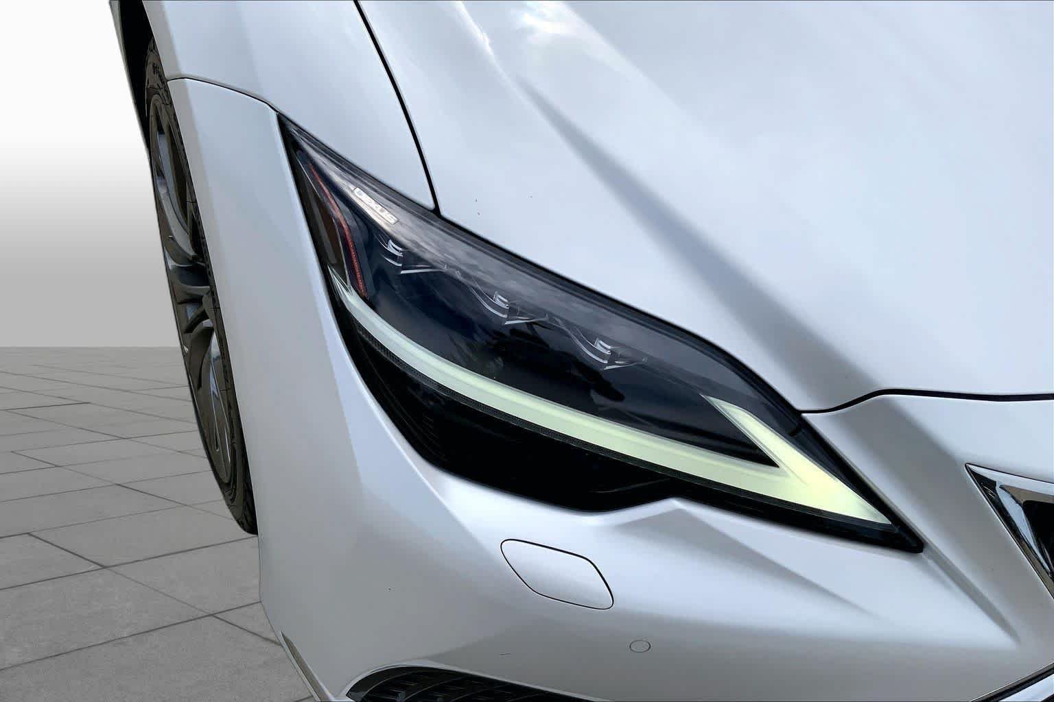 Used 2022 Eminent White Pearl Lexus  image 27