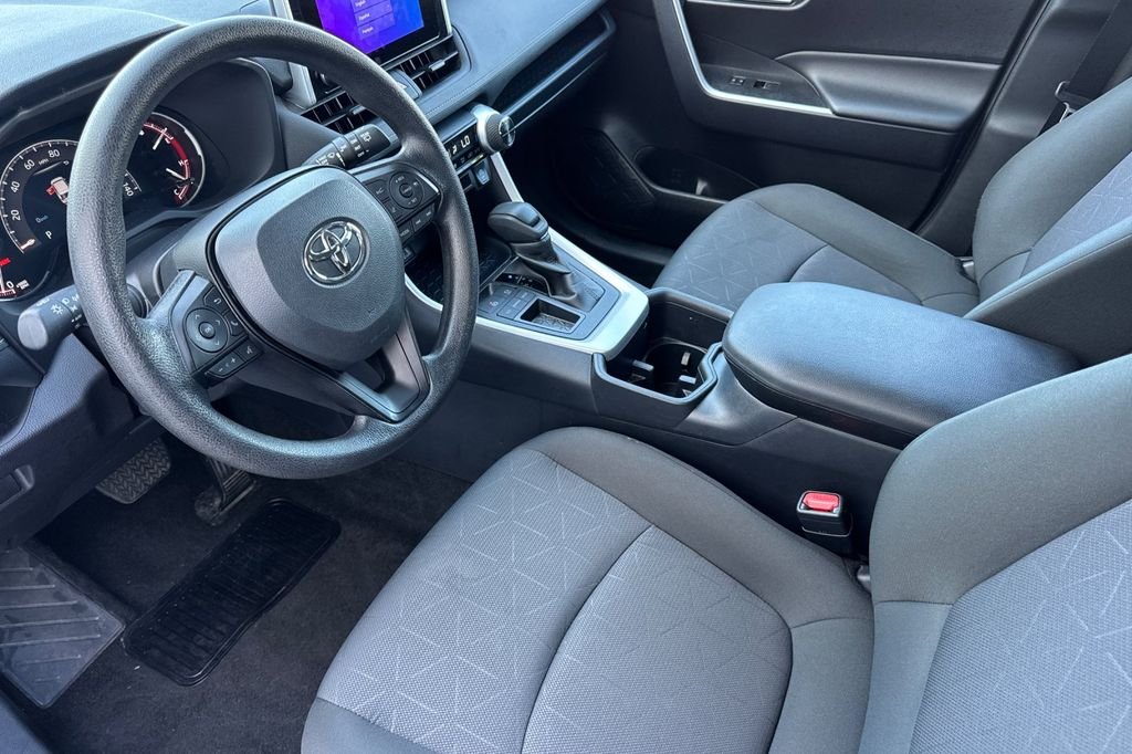 Used 2025  Toyota XLE image 12